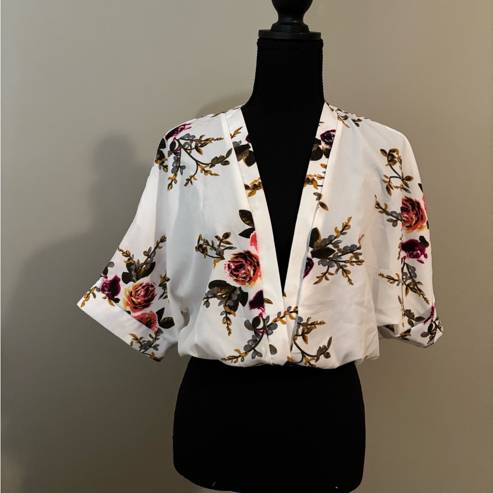 Floral Kimono‎ Sleeve Top - White and Pink